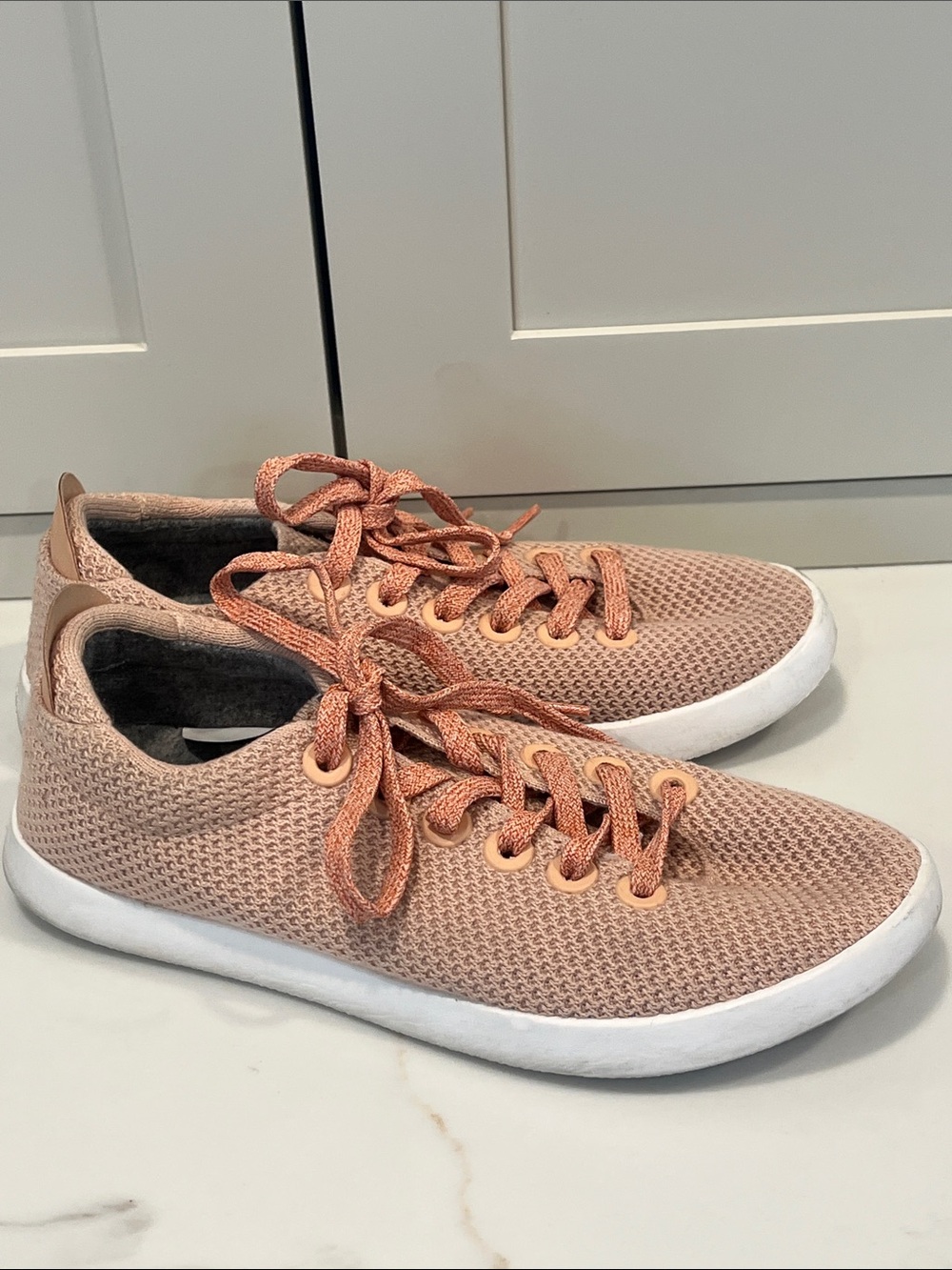 Women’s Allbirds Lightweight Knit Lace-Up Sneakers size 8
